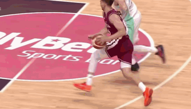 此前因膝盖, 人队的部分