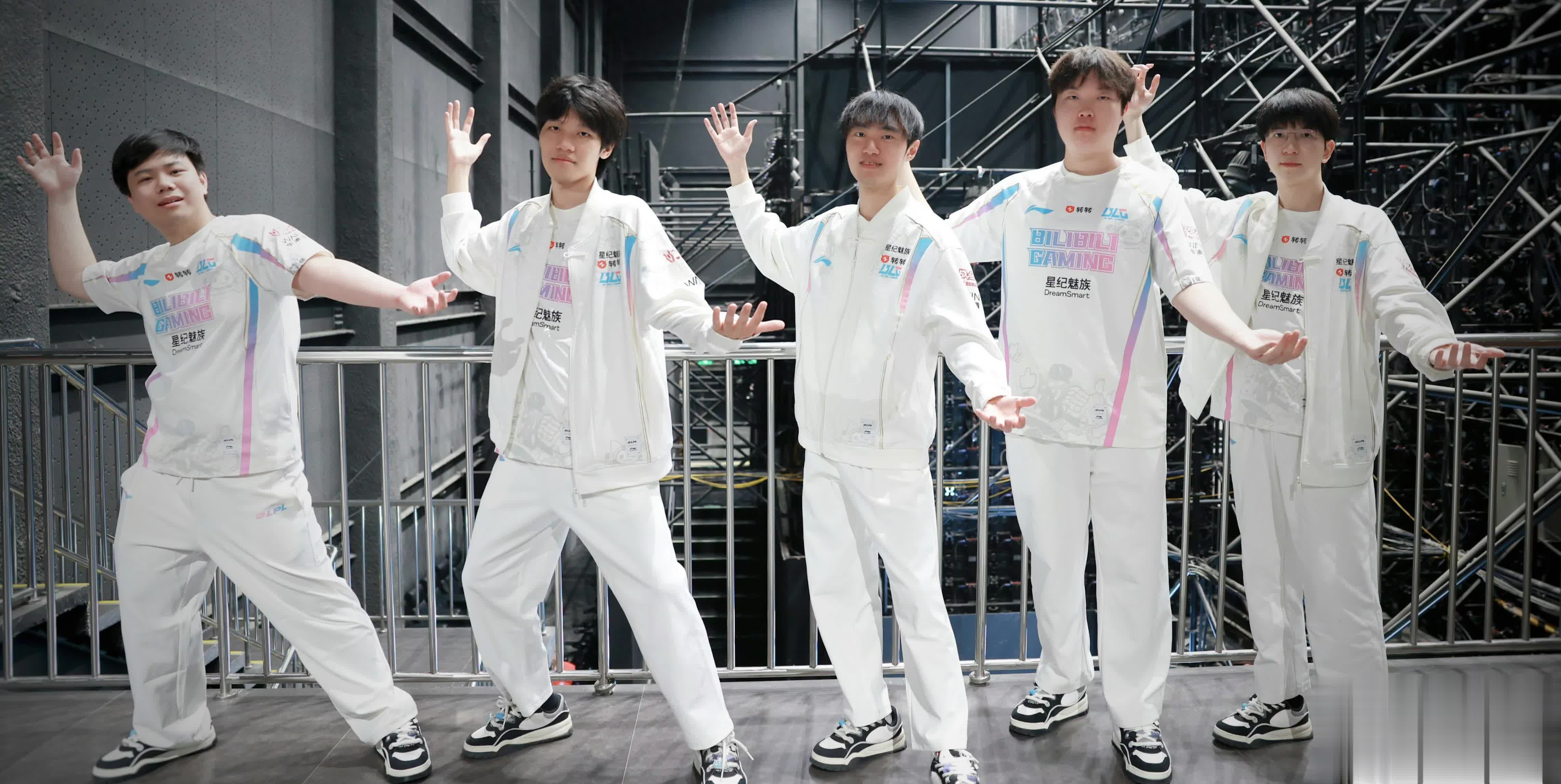 但我还是看, 至于AL战 但我还是看, 至于AL战