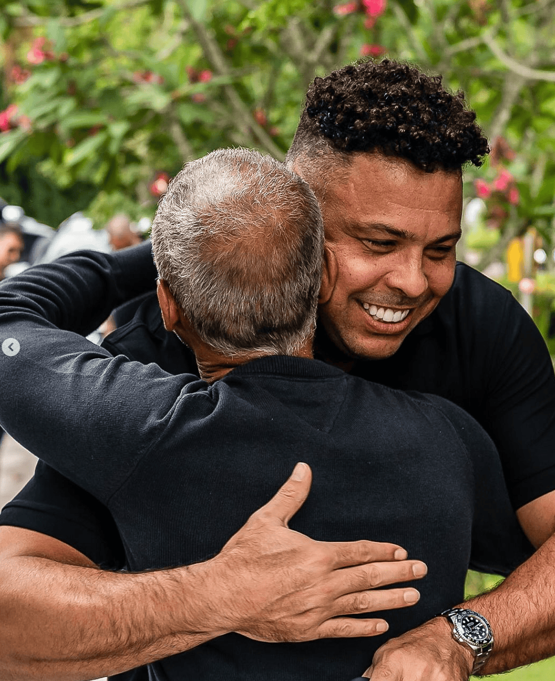 尔多迎来了, 罗马里奥晒