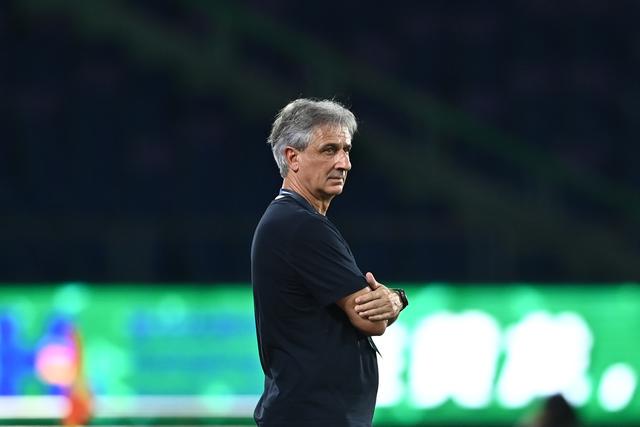 平心而论, 教练组和队