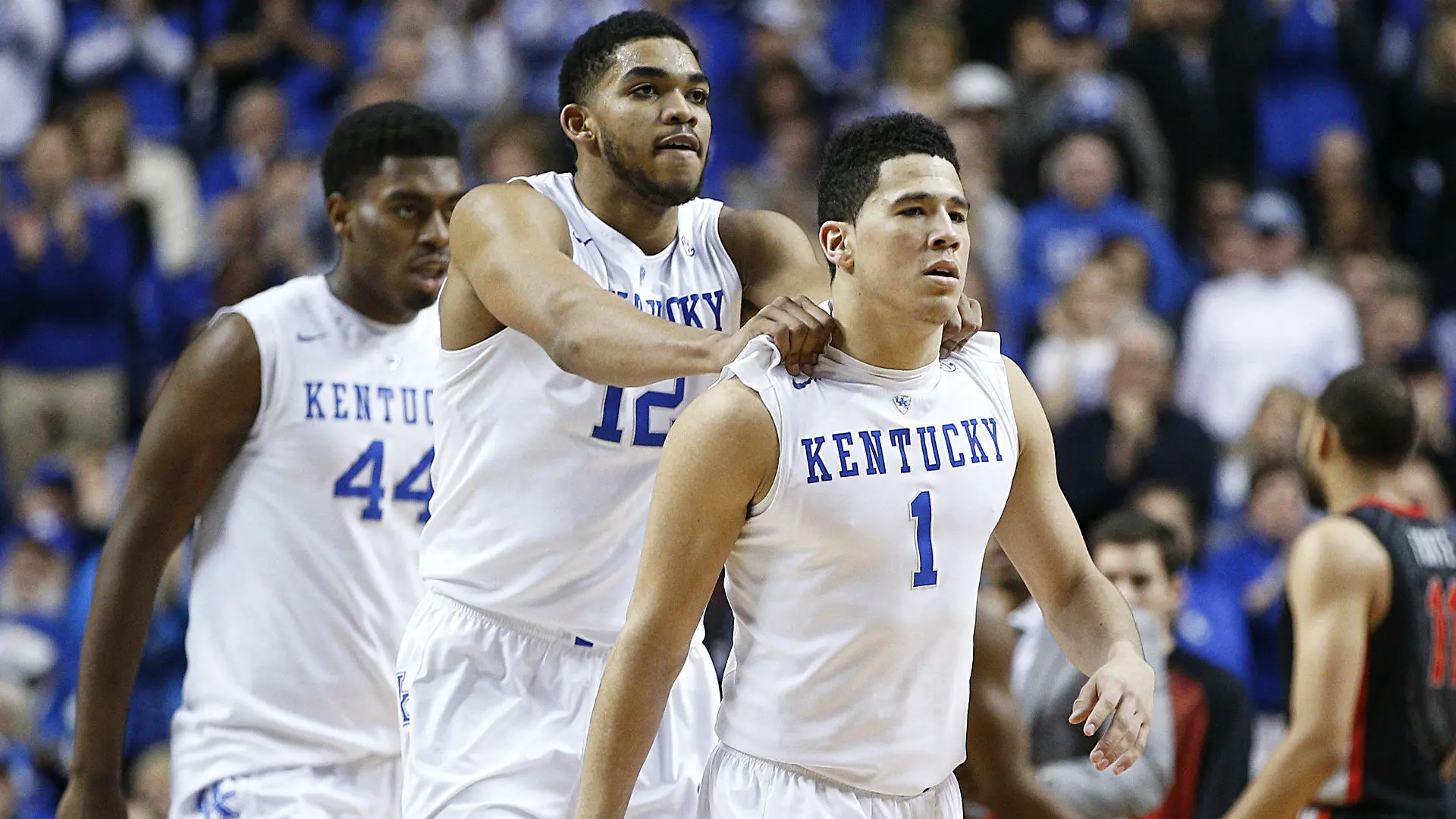 这促使他在, div